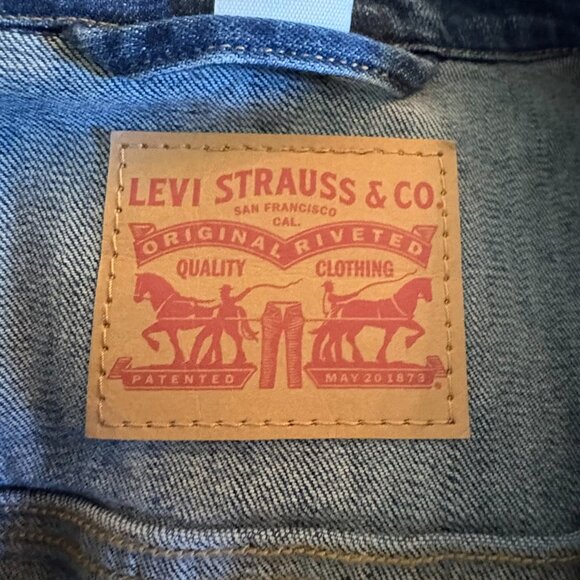 Levis Strauss Classic Denim Jacket - Picture 3 of 6